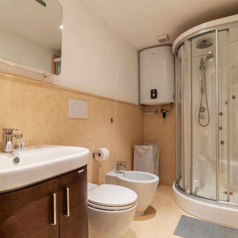 Luxury 3 beds 3 baths, few steps from city center - Apartment mit 3 Schlafzimmern - 15
