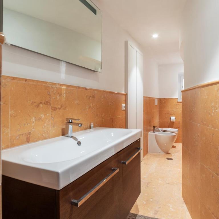 Luxury 3 beds 3 baths, few steps from city center - Apartment mit 3 Schlafzimmern - 16