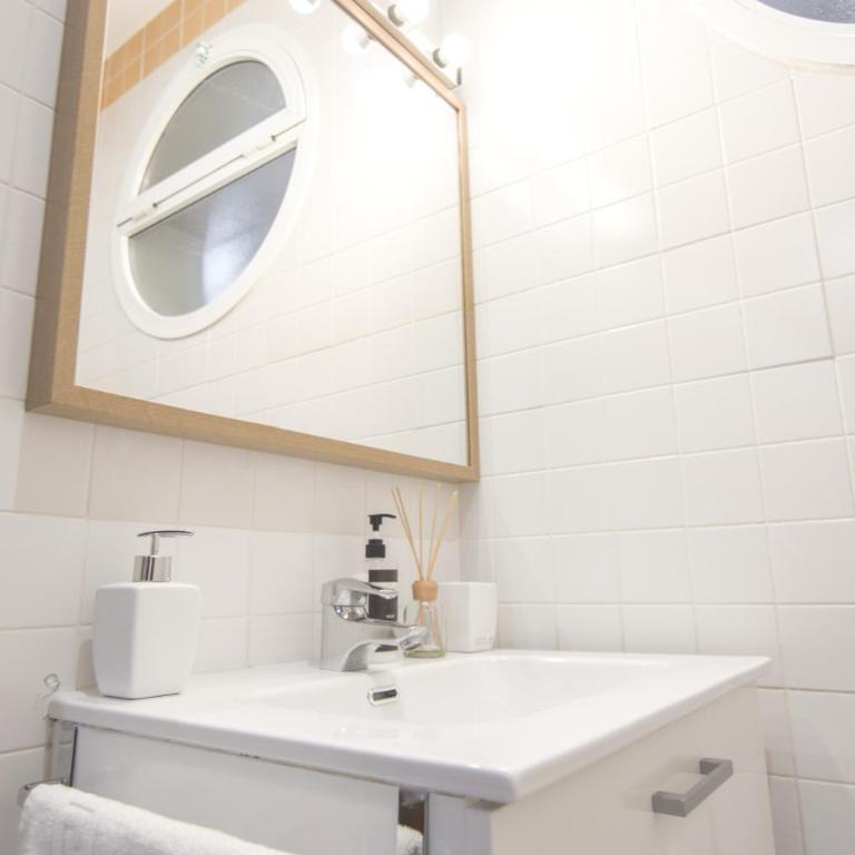 RentalSevilla Marqués de Estella - Three-Bedroom Apartment - 18