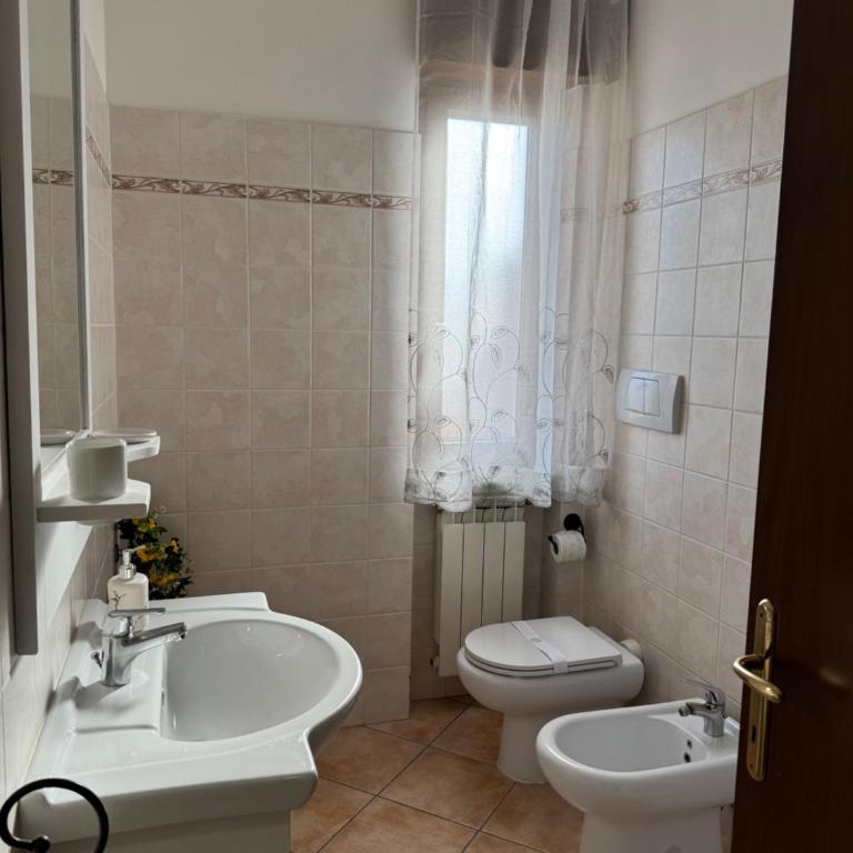 Guest House La Casaccia - Triple Room with Private External Bathroom - 6