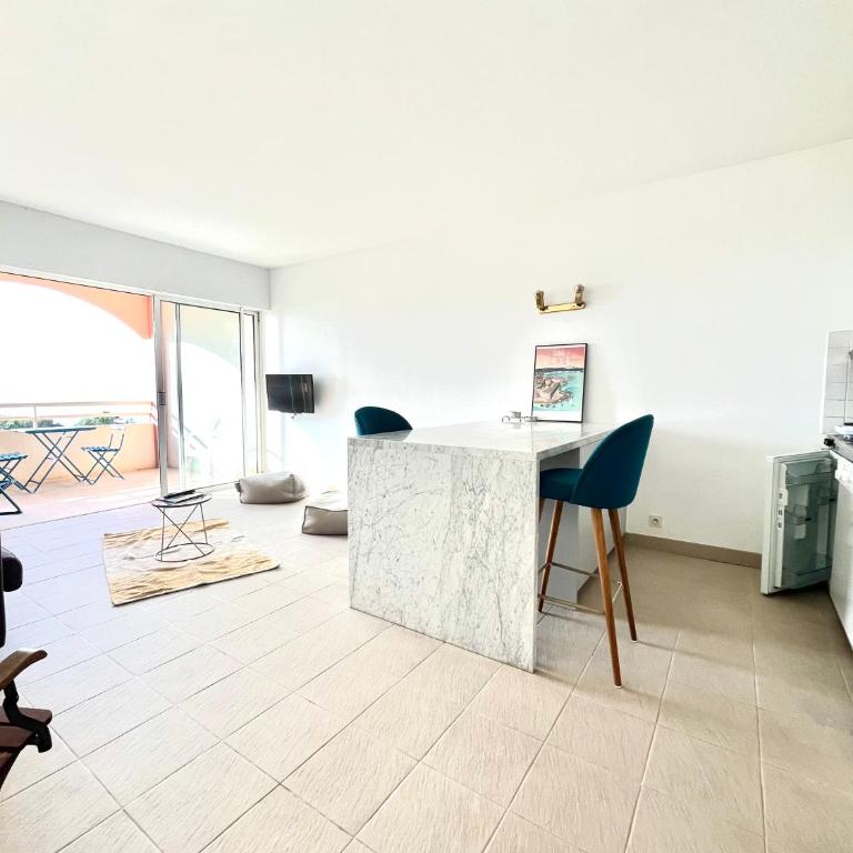 Studio Cosy à 50m de la plage avec Parking - Résidence ARIA MARINA route des sanguinaires - Studio - Vue sur Mer - 8