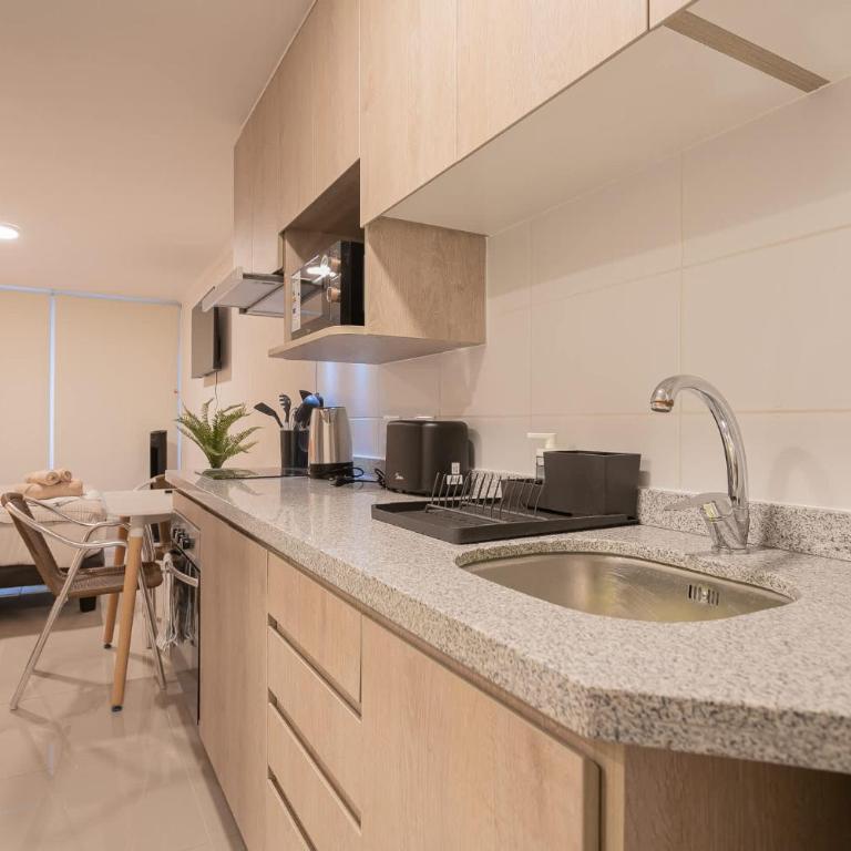 Studio in the heart of Santiago Santa Lucia Metro - Estudio - 9