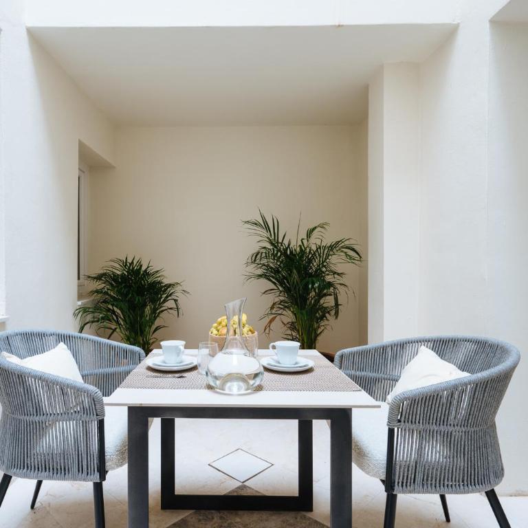 Luxurious Apartment with Andalusian Patio and Pool, Facing the Cathedral - Apartamento de 2 dormitorios - 11