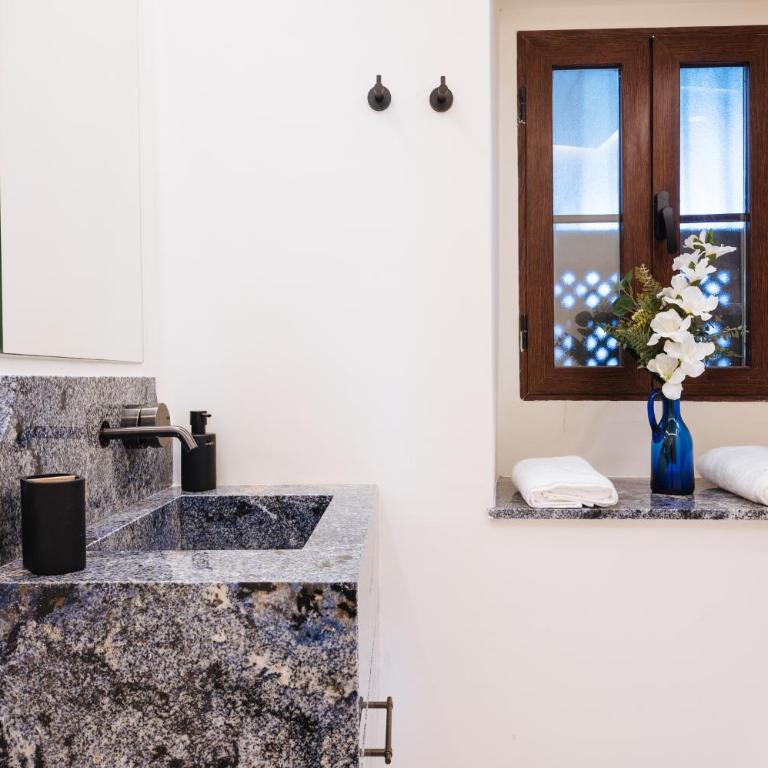 Luxurious Apartment with Andalusian Patio and Pool, Facing the Cathedral - Apartamento de 2 dormitorios - 24