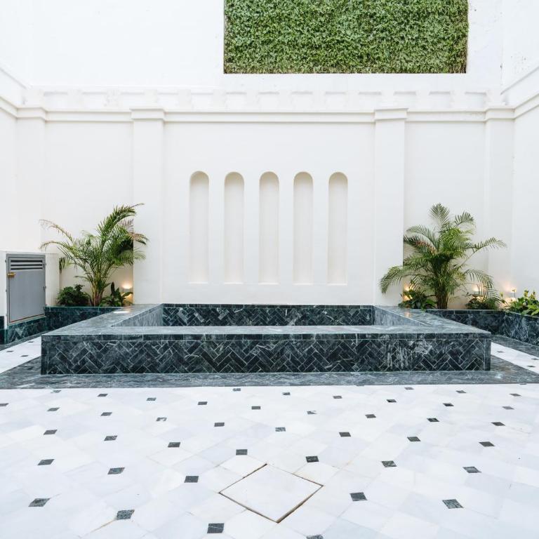 Luxurious Apartment with Andalusian Patio and Pool, Facing the Cathedral - Apartamento de 2 dormitorios - 2