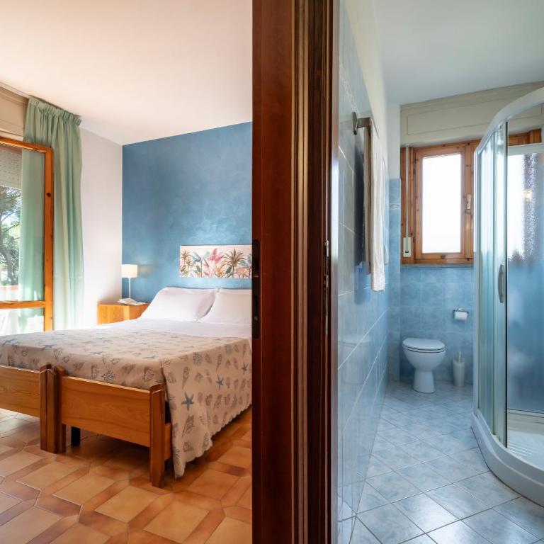 Hotel Parco dei Pini - 100mt dal Mare - Camera Standard Matrimoniale/Doppia con Letti Singoli con Balcone - 1