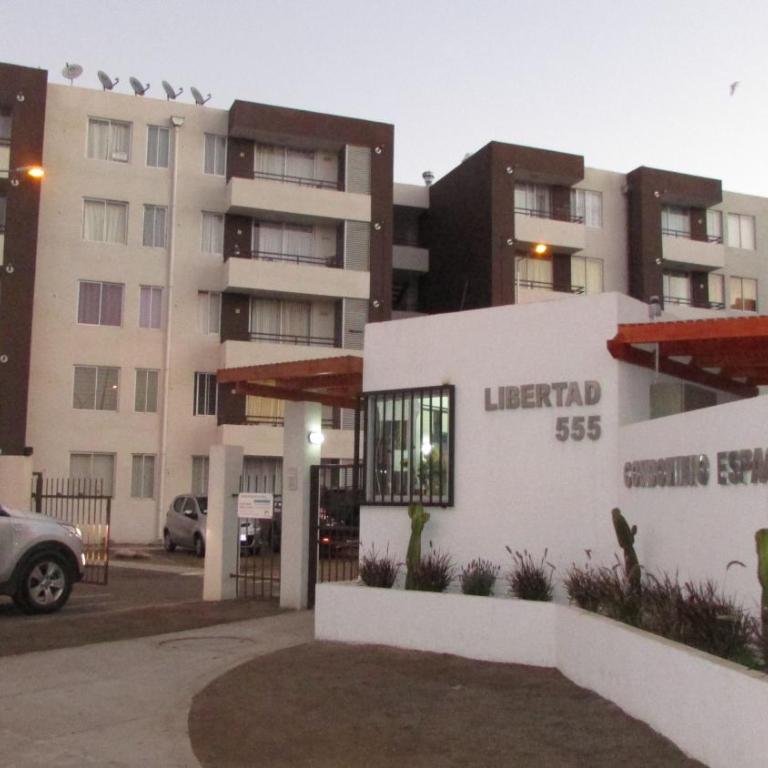 Pacifico frente mall puertas del mar - Three-Bedroom Apartment - 2