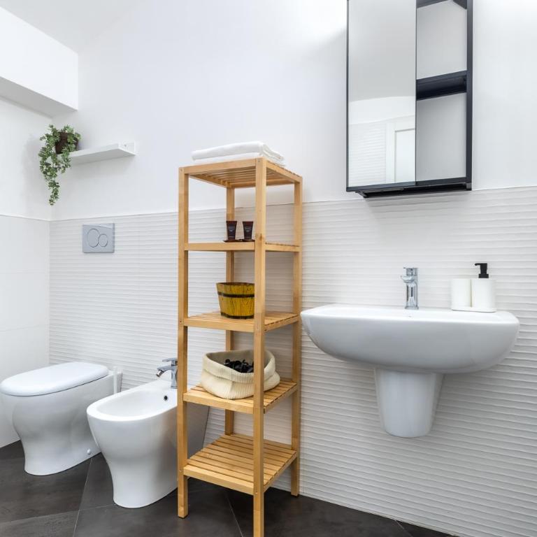 V-Home nel Centro del Quadrilatero con 2 Camere da Letto - Two-Bedroom Apartment - 9