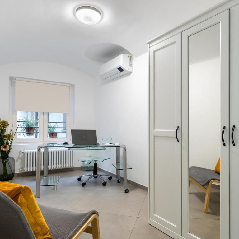 V-Home nel Centro del Quadrilatero con 2 Camere da Letto - Two-Bedroom Apartment - 8