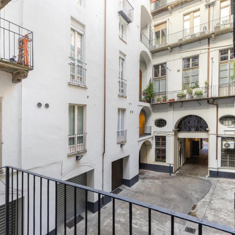 V-Home nel Centro del Quadrilatero con 2 Camere da Letto - Two-Bedroom Apartment - 35