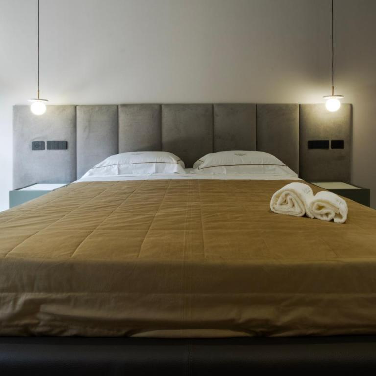 Villa Della Lupa Luxury Rooms - Deluxe King Room - 12
