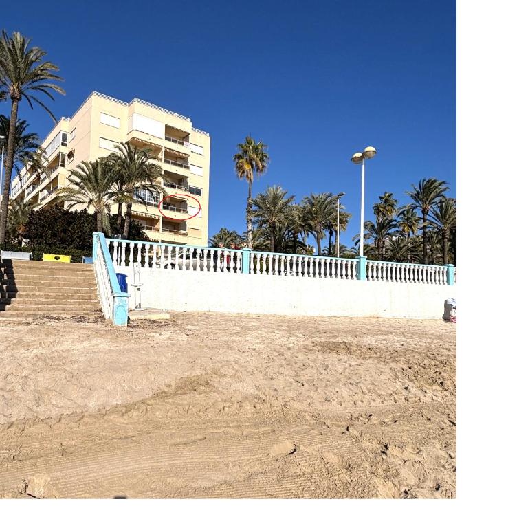 Apartamento primera línea playa Torrevieja El Palmeral - Two-Bedroom Apartment with Sea View - 2