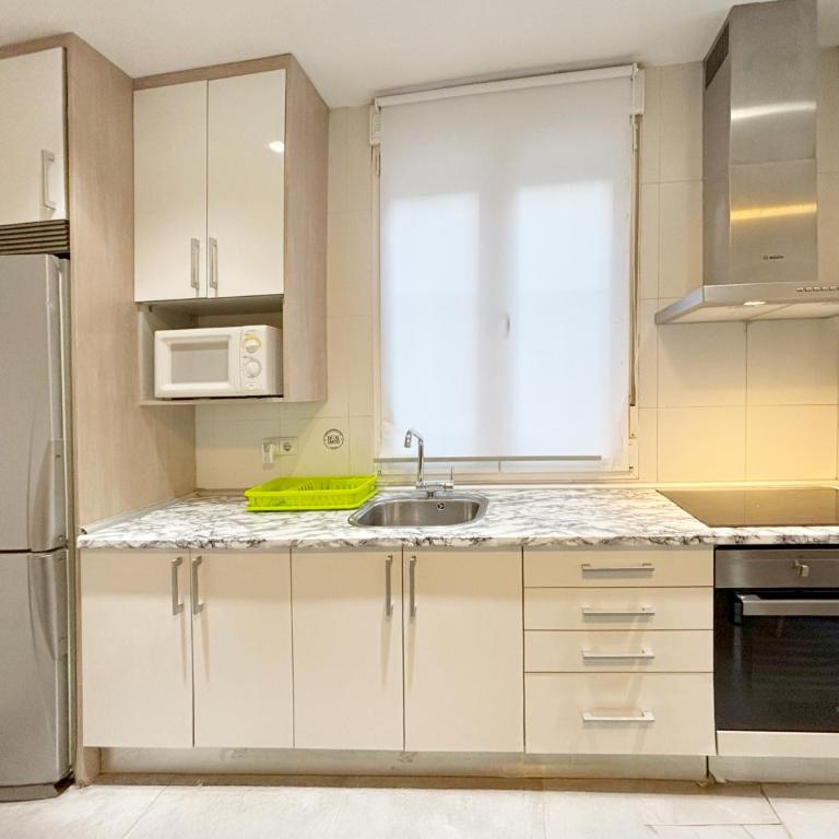 Luminoso, con patio y buena zona - Apartamento de 1 dormitorio - 16