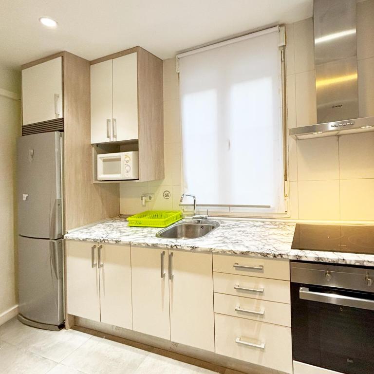 Luminoso, con patio y buena zona - Apartamento de 1 dormitorio - 10