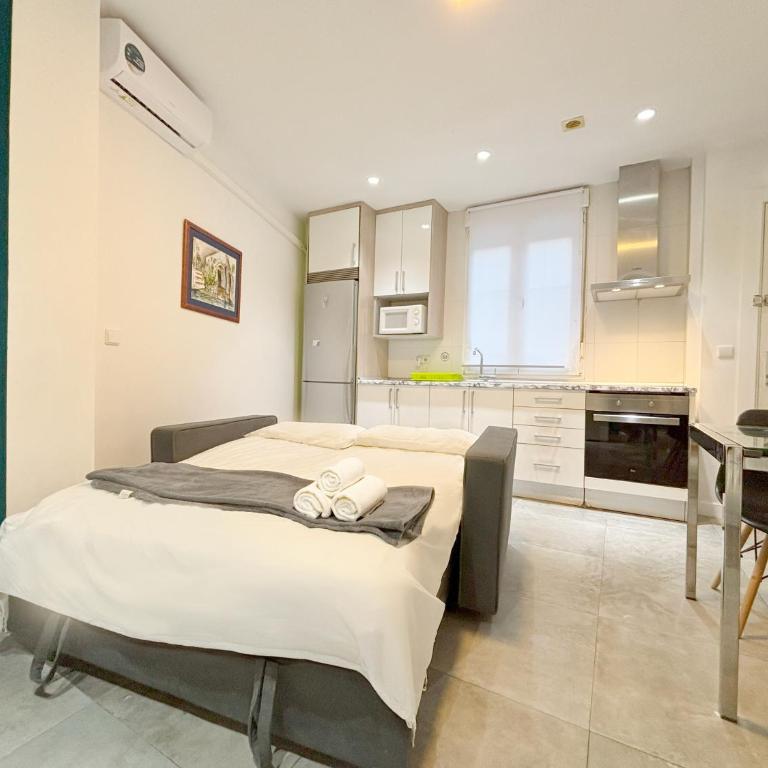 Luminoso, con patio y buena zona - Apartamento de 1 dormitorio - 14
