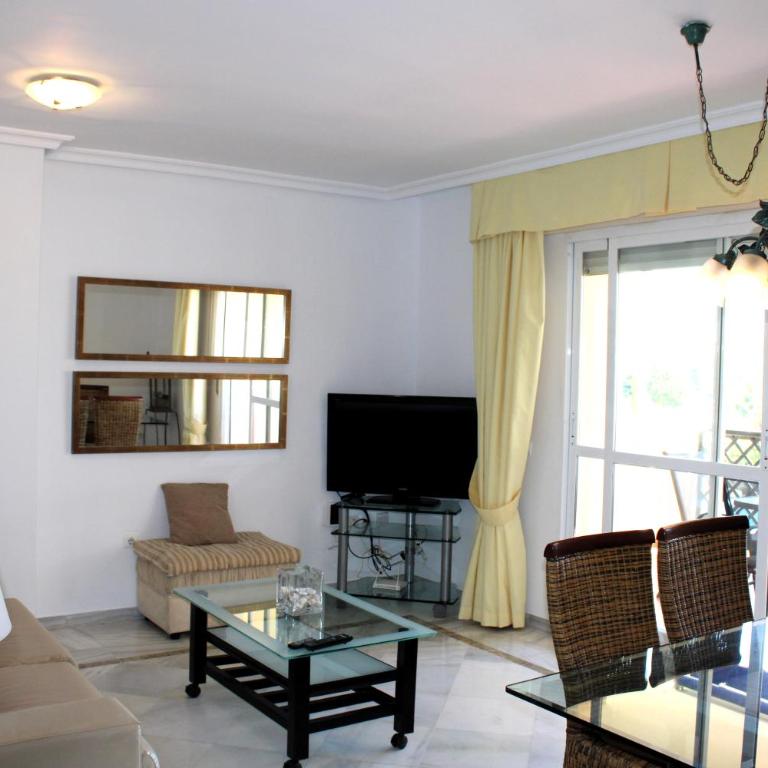 Piso cerca de Puerto Banús - Apartment with Terrace - 12