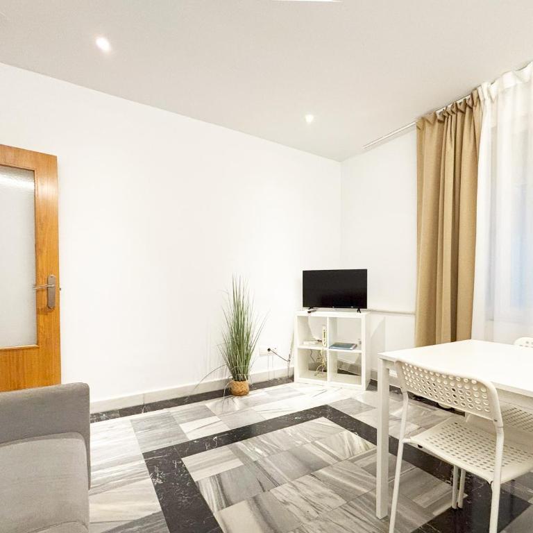 Luminoso, muy amplio, buena zona - One-Bedroom Apartment - 4