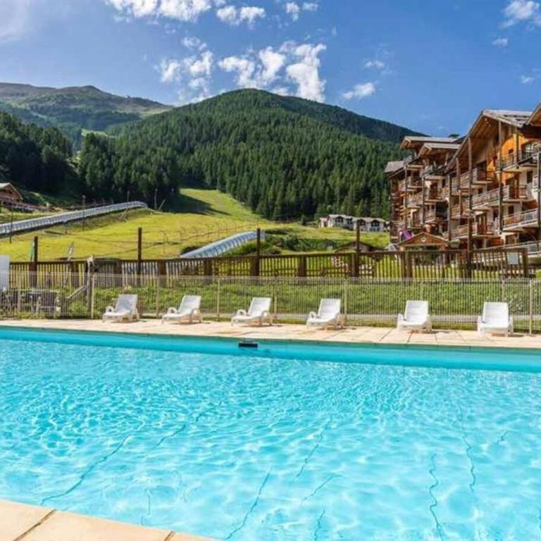 T3 Centre ORRES 1800 - 6 personnes sur piste - Rénové avec parking - M4 - Apartment mit 2 Schlafzimmern - 6