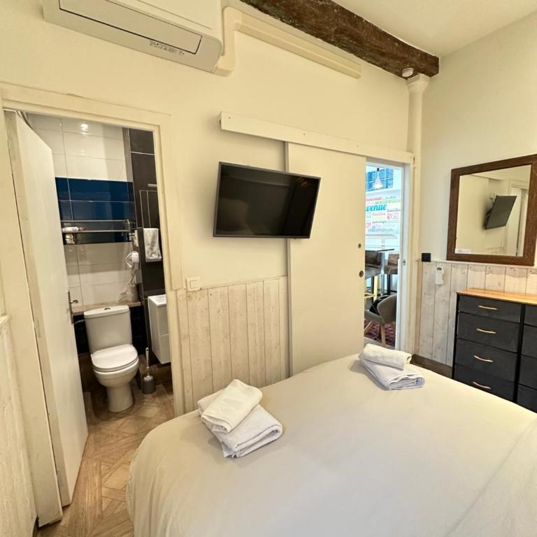 Charles V Marais Apartment - Appartement - Rez-de-Chaussée - 13
