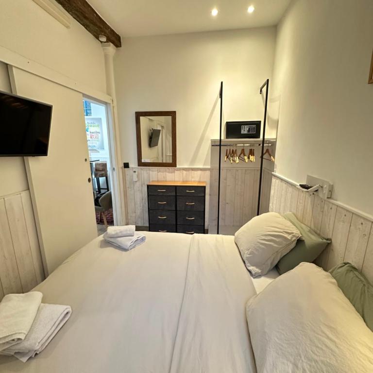 Charles V Marais Apartment - Appartement - Rez-de-Chaussée - 28