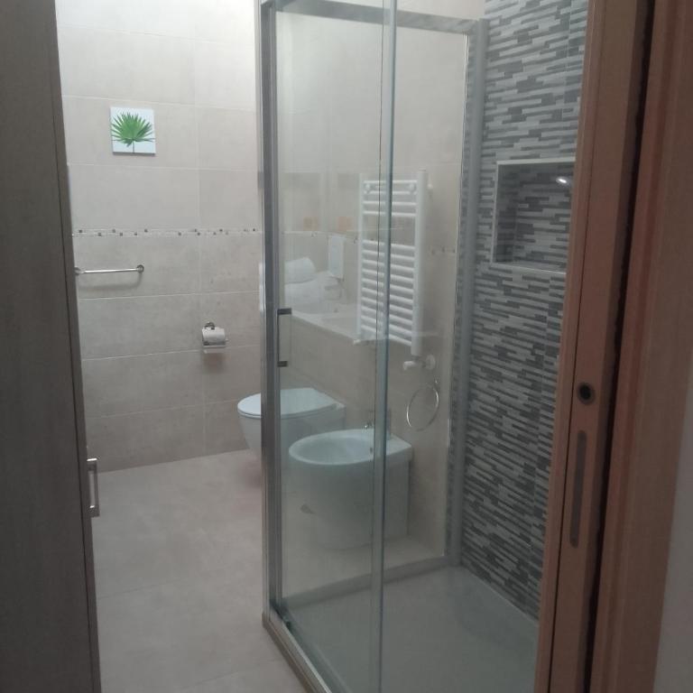 Vinci Residence - VR - Ampia Camera Matrimoniale/Doppia con Letti Singoli - 3