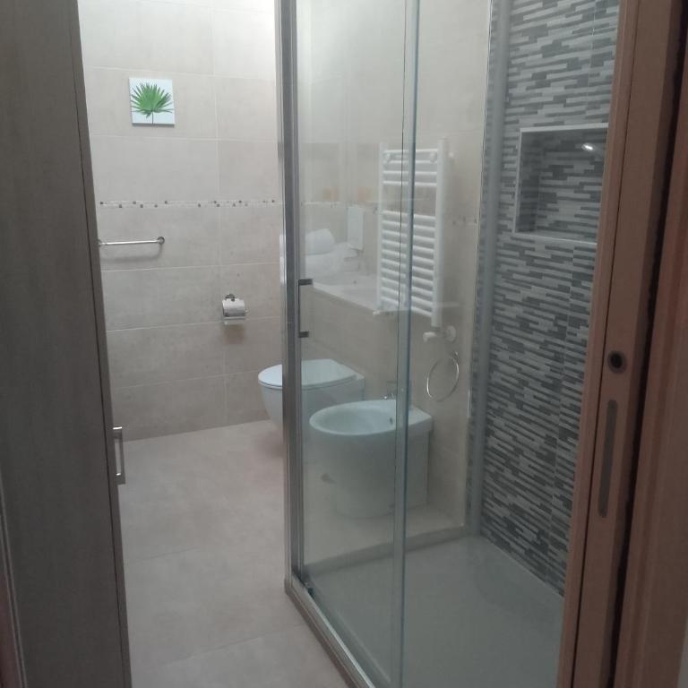 Vinci Residence - VR - Ampia Camera Matrimoniale/Doppia con Letti Singoli - 7