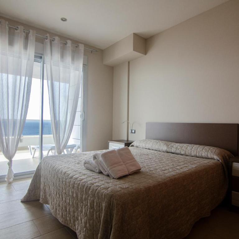 Apartamentos Entremares - Grupo Antonio Perles - Two-Bedroom Apartment with Terrace and Sea View - 9