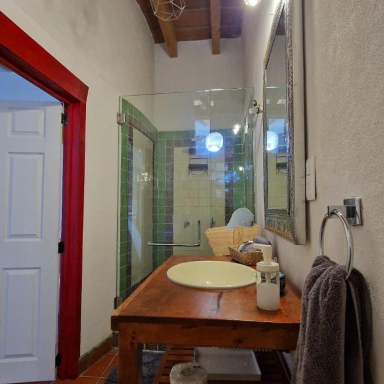 Casa Juan Guanajuato - Deluxe Room - 2