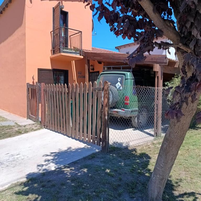Alquilo casa dúplex!!! - Two-Bedroom House - 4