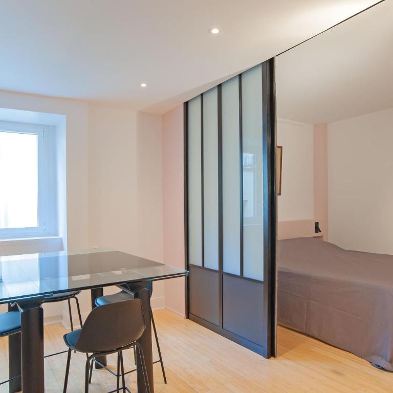 large pleasant studio alcove in center - One-Bedroom Apartment - 5