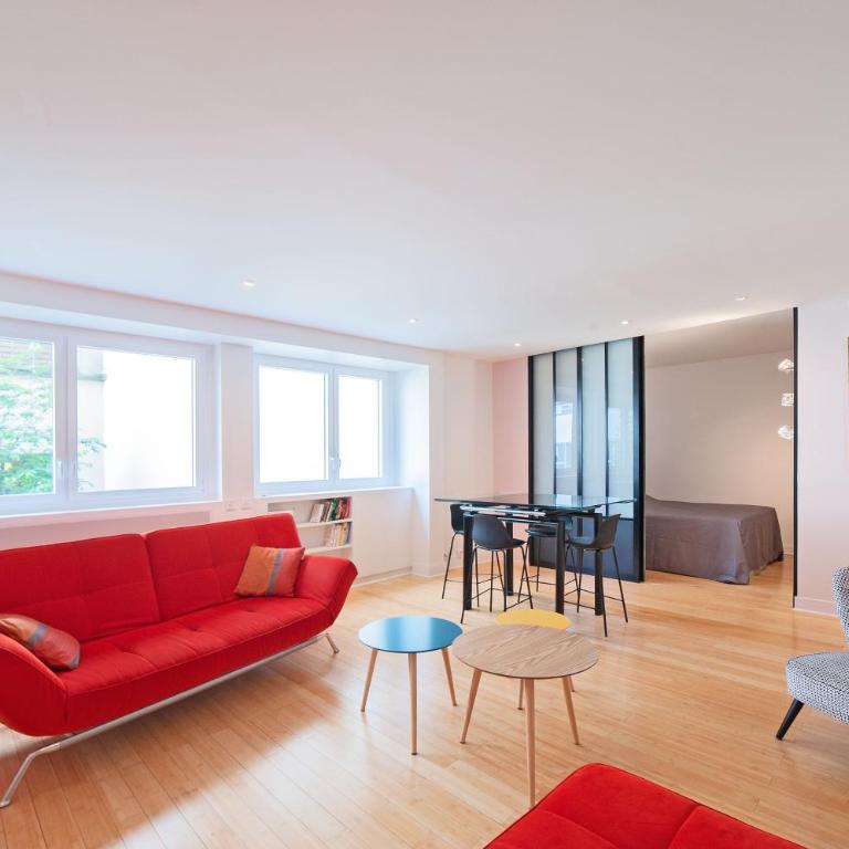 large pleasant studio alcove in center - One-Bedroom Apartment - 11