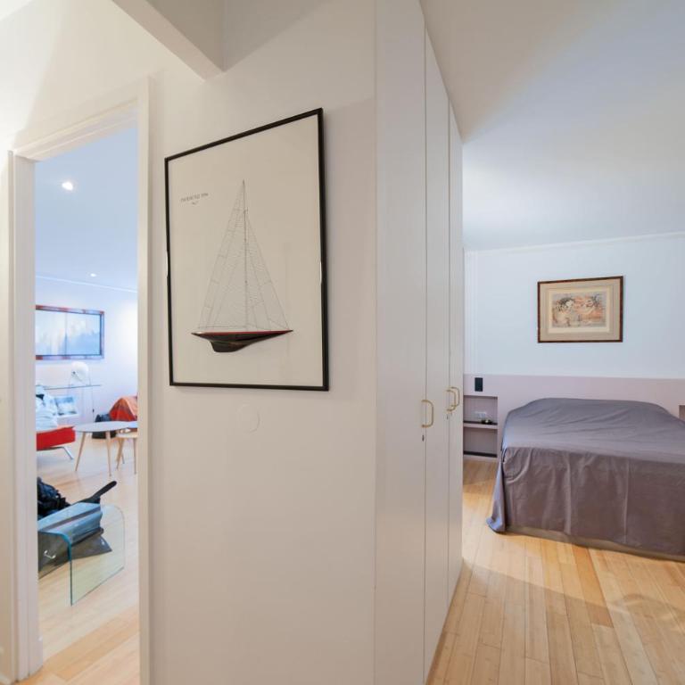 large pleasant studio alcove in center - One-Bedroom Apartment - 14