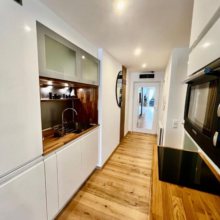 See-Apartment AURA am Fuße der Gerlitzen Alpe und Ufer des Ossiacher Sees - mit privatem Seezugang & Hallenbad - Apartment - 8