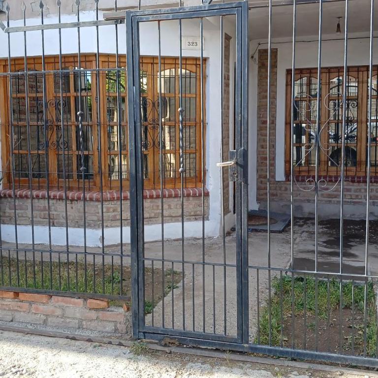 Casa Alquiler temporario garage y patio - Apartamento de 2 dormitorios - 1