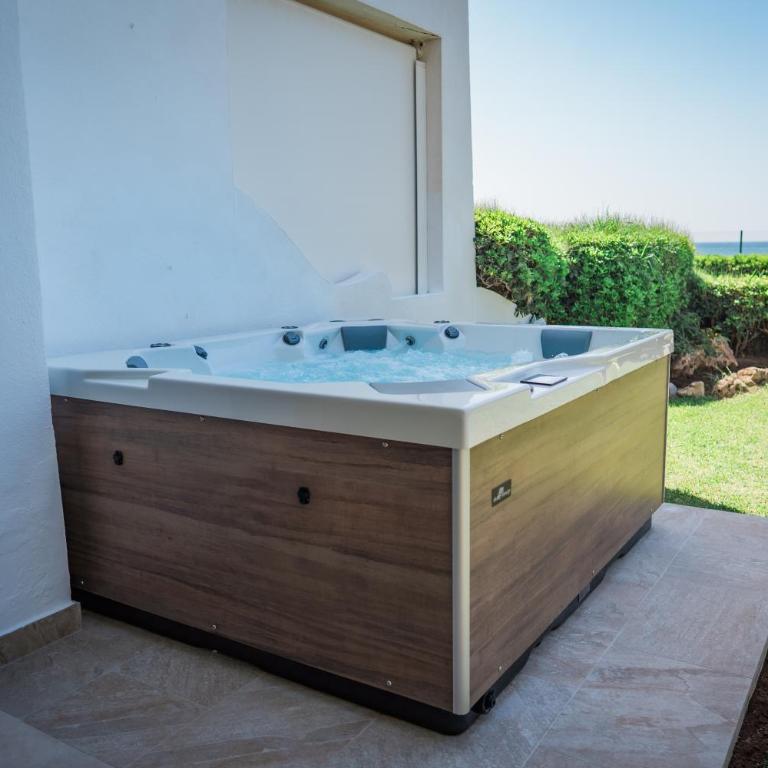 Casa Elegancia - Beach Paradise - Four-Bedroom House - 82