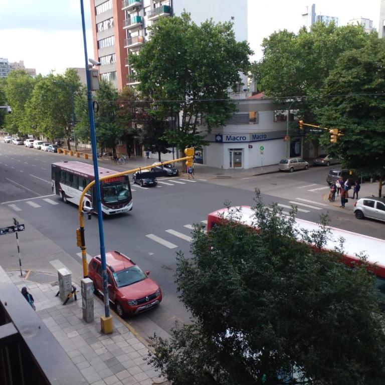 Departamento amplio a la calle - Apartamento de 2 dormitorios con balcón - 6