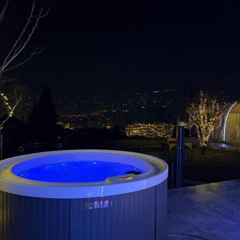 Igloo glamping dome Sarajevo - Deluxe One-Bedroom Apartment with City View - 33