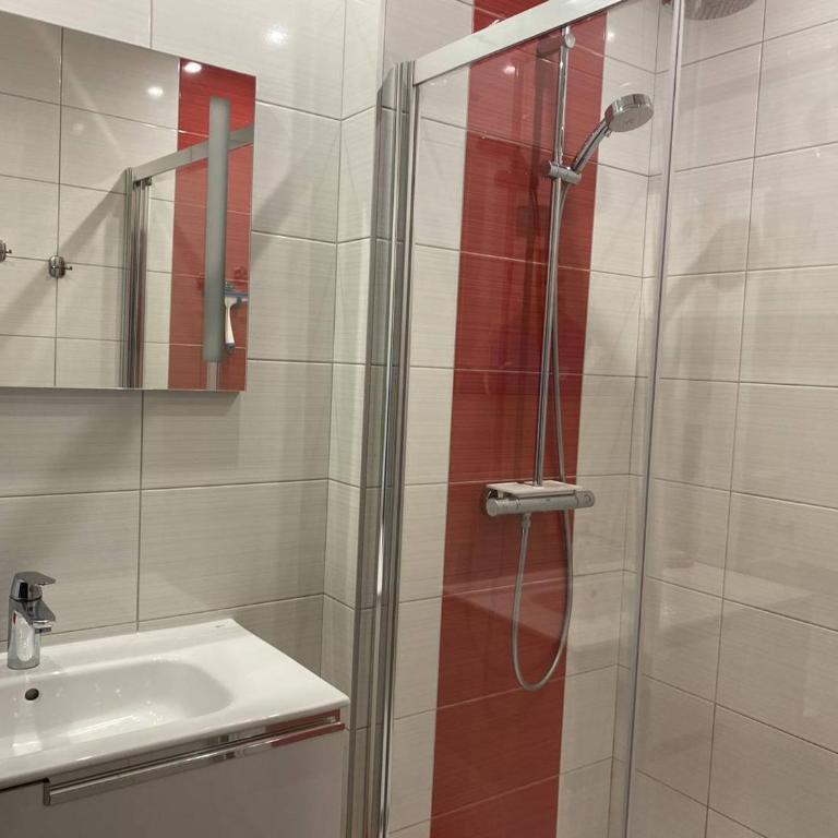 Appartement duplex à Cauterets avec sauna privé et wifi - FR-1-812-87 - Appartement - 5