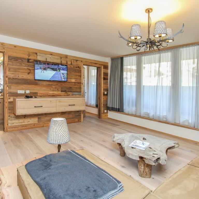 Hotel Edelweiss - Suite mit 2 Schlafzimmern - 8