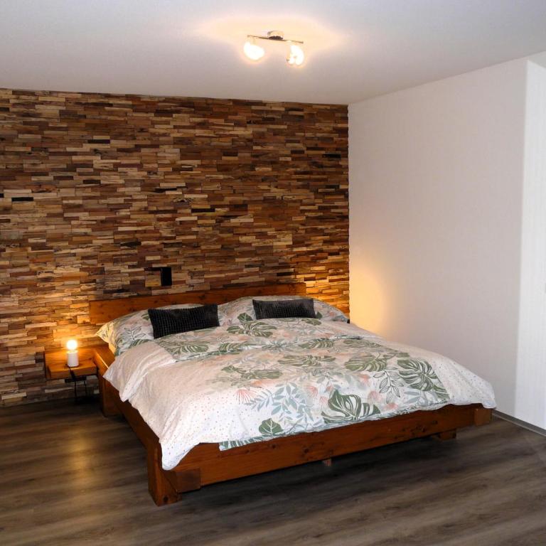 Apartment Morgengruss - 3 Min Walk to Train Station, Central & Quiet - Apartment - Erdgeschoss - 5