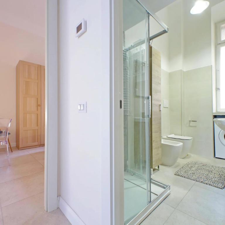 Balconcino romantico a via Aosta - Appartamento con 2 Camere da Letto - 50