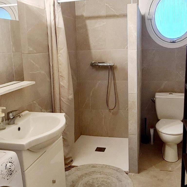 Maison 8 PERS - Plage 8min - Parc Expo- Arena-Centre ville - Maison 3 Chambres - 27