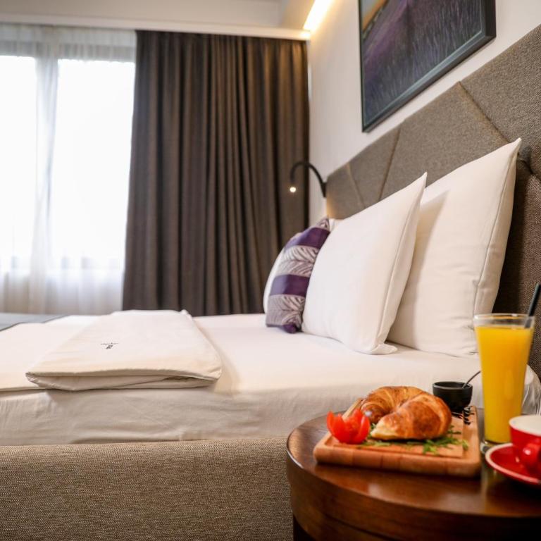 Hotel Botanica - Superior Dvokrevetna Soba s Bračnim Krevetom i Kadom - 4