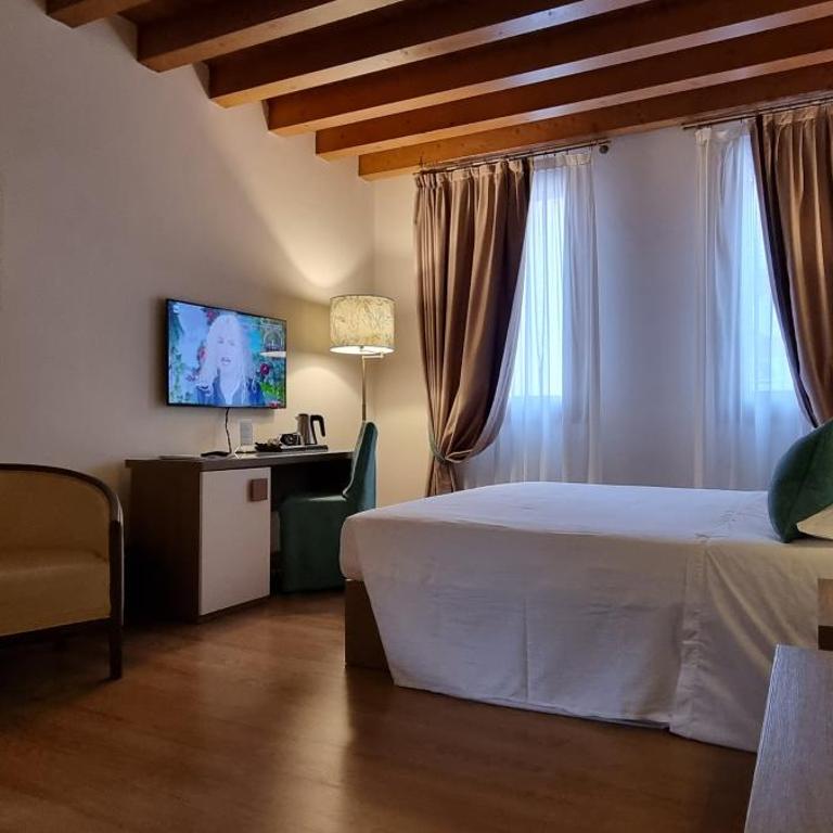UNAHOTELS Eco Hotel Villa Costanza Venezia - Junior Suite Superior - 9