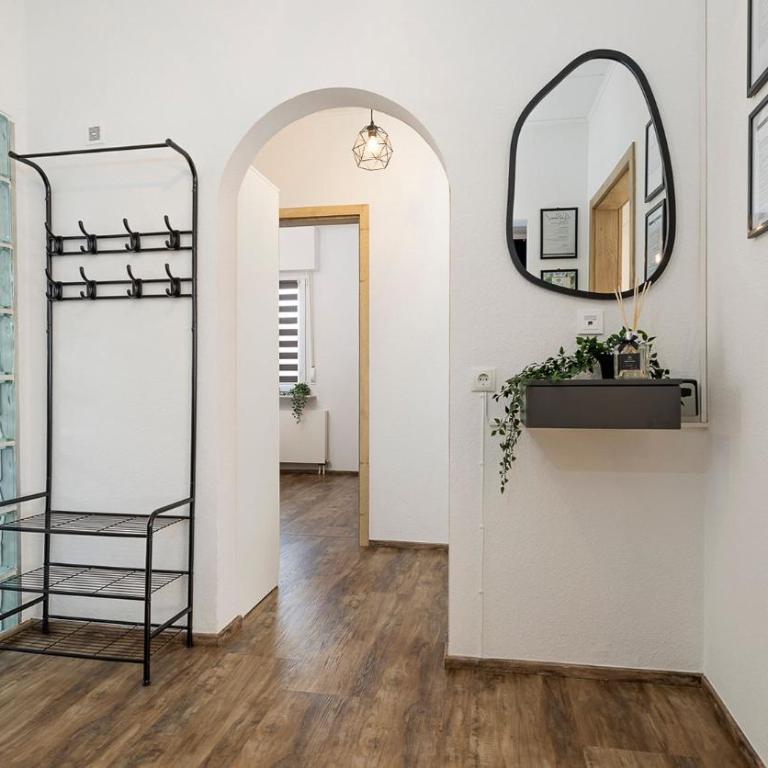 Luxx Home MM, Airport - Parkplatz - Küche - Balkon - Deluxe Apartment mit 3 Schlafzimmern - 35