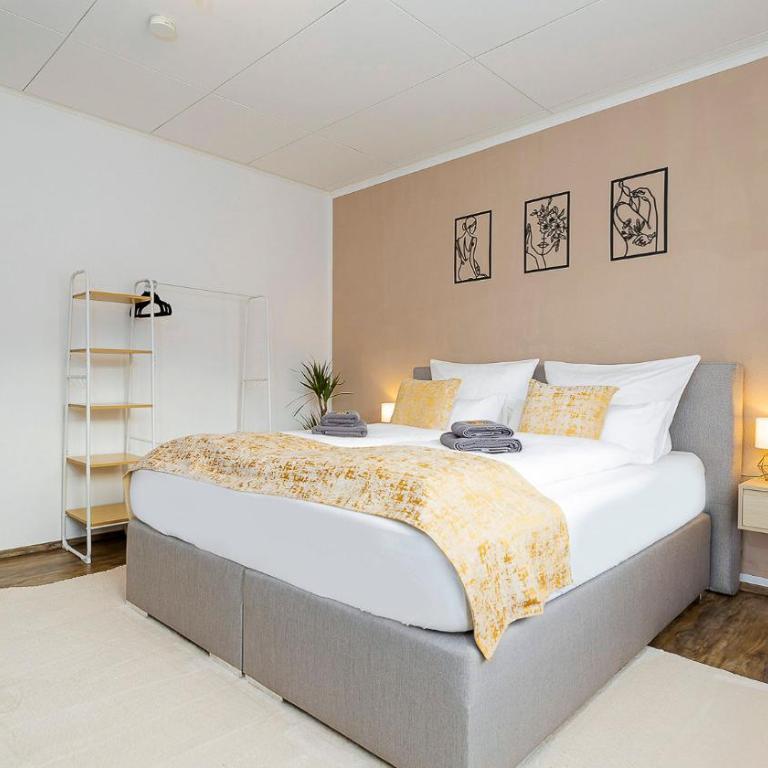 Luxx Home MM, Airport - Parkplatz - Küche - Balkon - Deluxe Apartment mit 3 Schlafzimmern - 48
