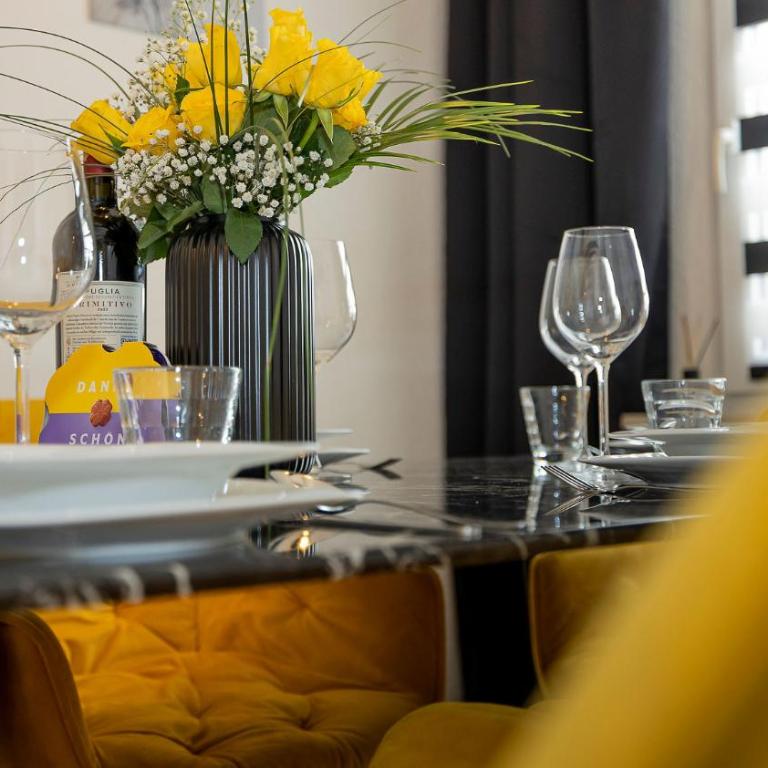 Luxx Home MM, Airport - Parkplatz - Küche - Balkon - Deluxe Apartment mit 3 Schlafzimmern - 49