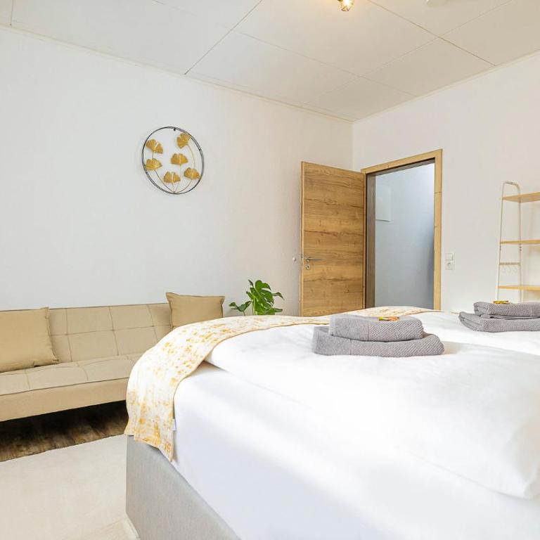Luxx Home MM, Airport - Parkplatz - Küche - Balkon - Deluxe Apartment mit 3 Schlafzimmern - 56