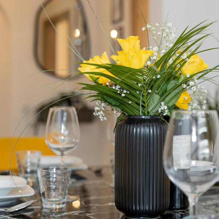 Luxx Home MM, Airport - Parkplatz - Küche - Balkon - Deluxe Apartment mit 3 Schlafzimmern - 57