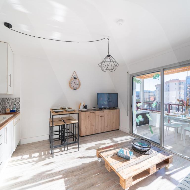 Charmant Appartement Proche Mer by Welhomy - Two-Bedroom Apartment - 1